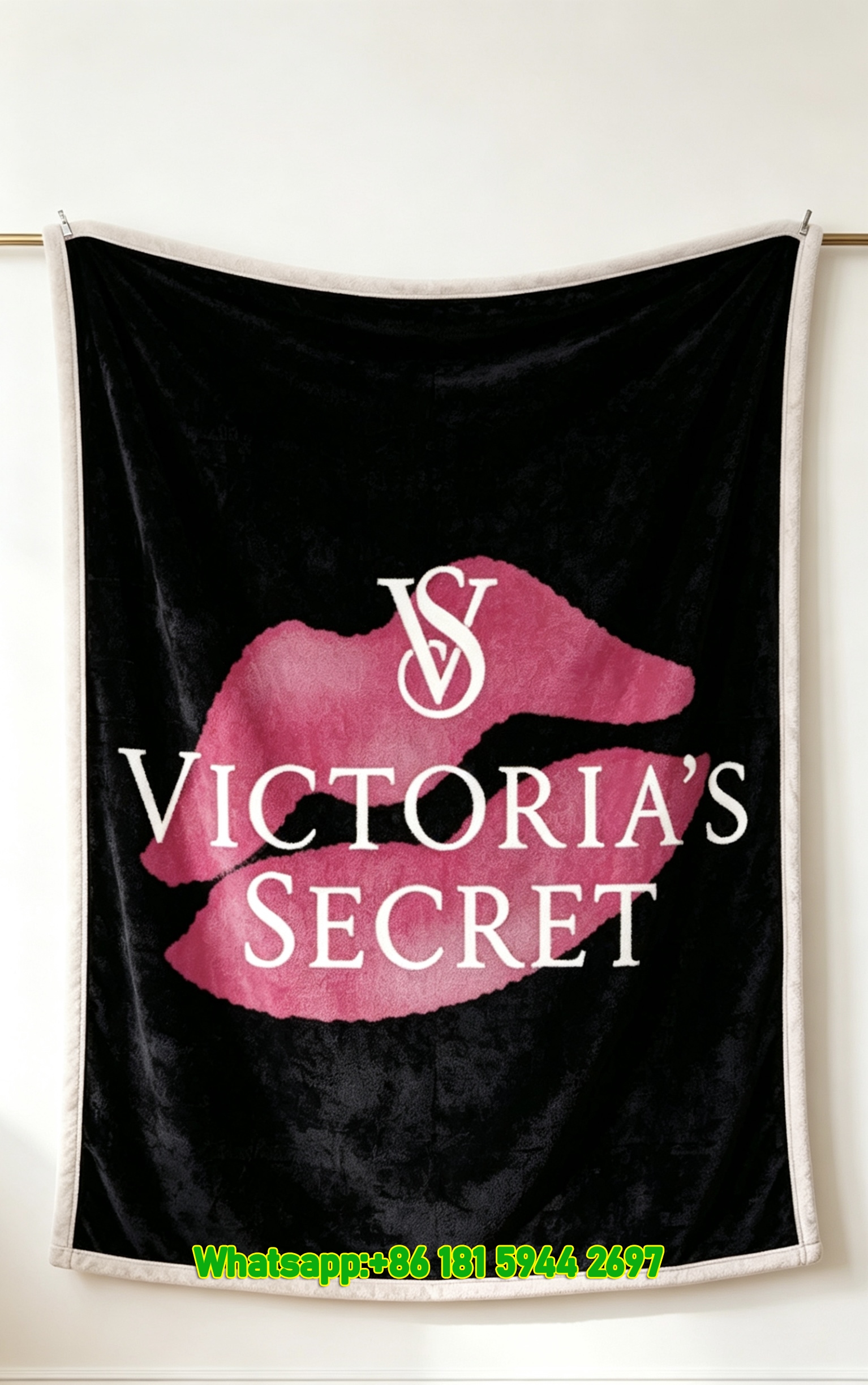Victoria's Secret Pink Lips VS Logo Flannel Fleece Throw Blanket V021